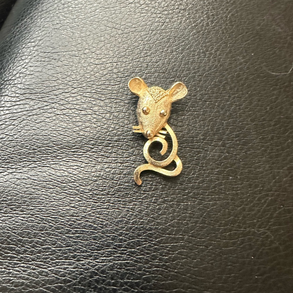 Vintage © MAMSELLE mouse brooch